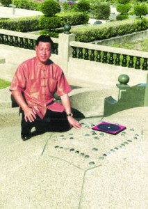 吴佰霖道长被林老太太托梦,也为她解决了土葬问题。