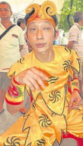 齐天大圣送黄梨, 幸运拿到黄梨的善信果真“ 一本万利”,发了笔横财。