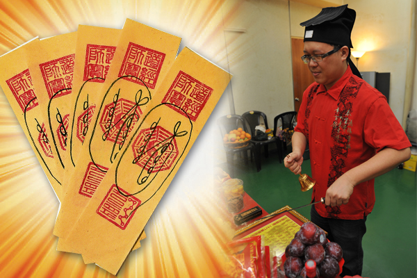王忠文道长表示,只要善信将斗姆金光篆贴在大门,祂能降魔斩妖,还能实现愿望。