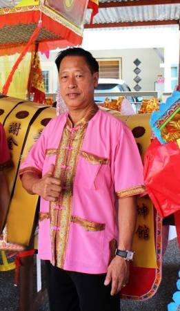 吴道长透露,若发现坟墓的冢土整个下陷或凹下一个大洞,会导致家族损财连连。