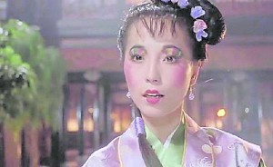 在《唐伯虎点秋香》里演出“风华绝代万人惊艳的石榴姐”让人印象深刻。