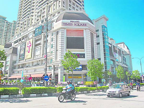 吴俊融师父说,来自我国各州和当地兴都教徒,来时代广场购完物后,十之八九会前往对面的兴都庙拜拜,无形中神庙的香火也兴旺了许多。