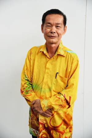 精通命理风水,纵横中马新泰,并独创紫微斗数配合扭转乾坤法的张东和师父,信心满满的表示林首长因命宫有吉星在,所以这次“房事风波”有惊无险,大步“槛过”(跨过)!