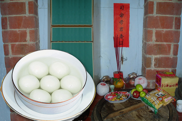 苗大建议,拜灶神时可用汤圆拜灶君,这样才会团团圆圆,来年更得福禄。