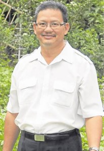 包清祥中医师透露,许多沉迷电玩的年轻人为了闯关,长时间维持同样的坐姿,导致血液循环不佳,又没有补充足够的水分,导致身体会脱水。