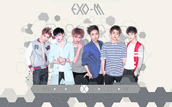 吴亦凡(左三)出自EXO 团体,团员中分别来自中国与韩国的青春偶像。当中包括鹿晗(左一)。