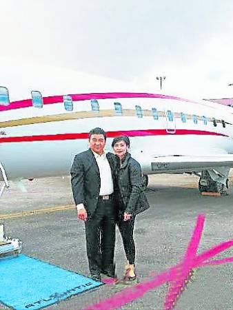 这架就是叶玉卿的9人座私人飞机「N168WU」,取「胡氏一路发」的好兆头。