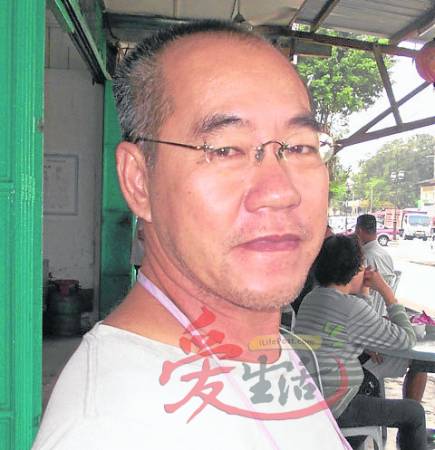 东主谢发利:老顾客们都很乐意的接受“没菜单”的点菜方式。