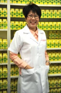 方绣莺中医师贴心提醒,山楂不可以与人参等补药同时服用,而且一次不宜食用过多。
