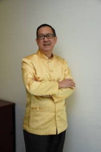 何启雄师父表示,庭院中的风水鱼池不是随便建造的,需要认真细致的考查才可行,如果位置没有选好,就很容易招灾引祸。