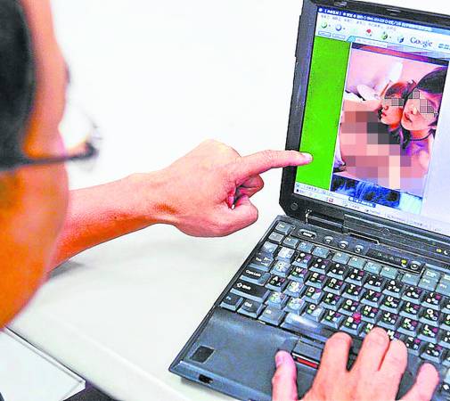 网友表示,那些刻意卖弄性感、性欲的照片毫无美感可言,反而那些被人偷拍的裸照反而更有吸睛度。