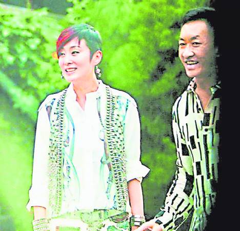 张敏和老公刘永辉结婚3 年,今传出她偷食嫩男。