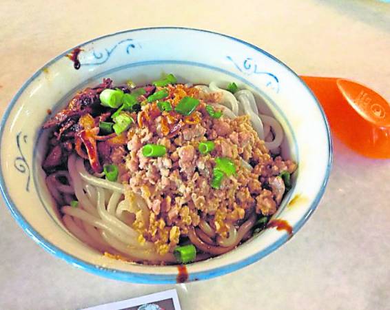 老鼠粉 姨婆老鼠粉 26A, Ground Floor, Jalan Seng Meng Lee, 70200 Negeri Sembilan. 电话:06-763 2791 营业时间:7:30 am-6:00 pm