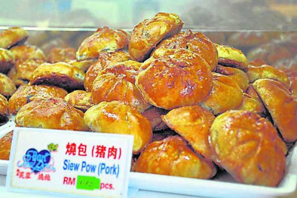 华师傅正宗芙蓉烧包 1607, Jalan Rasah, 70300 Negeri Sembilan 电话:06-764 9360 营业时间:8am-11pm 卫星导航:2.697611, 101.937023