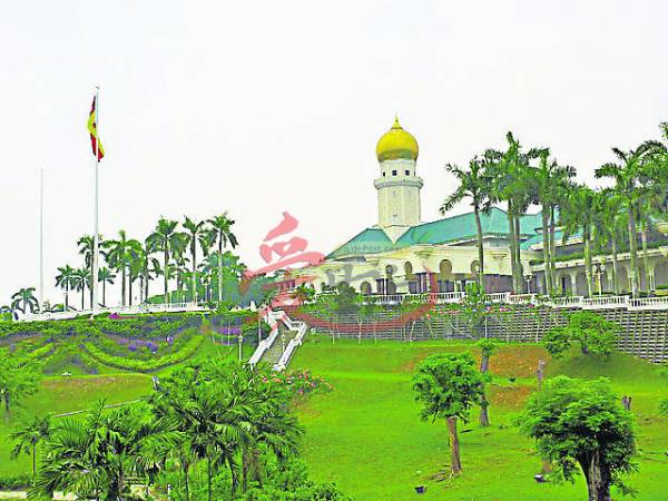 神秘又宽阔的阿南莎皇宫吸引人们前往一看。 阿南莎皇宮 地址:Jalan Istana, Kawasan 1, 41000 Klang, Selangor, Malaysia.