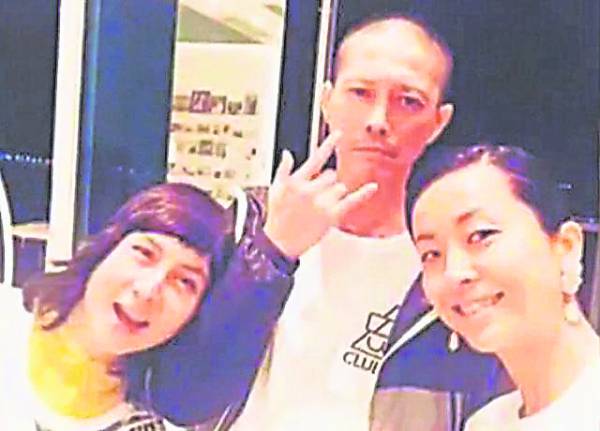 就是这张照片的泄出,让苏永康一口咬定是郑绍康所为,双双也莫名的互诉不是。