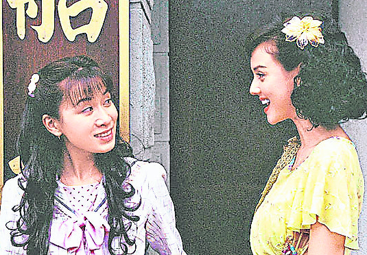 《西关大少》里, 韩君婷与佘诗曼演对手戏,美貌一点都不差。