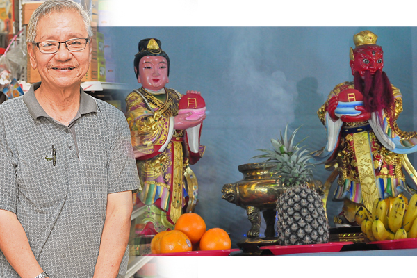 万发兴神料店林洵德表示,想要祈求好运的人,不妨拜祭太阴太阳星君,祈求创造良好运势。至于分隔两地的情侣,也可供奉祂们,祈求可以早日和另一半团圆。