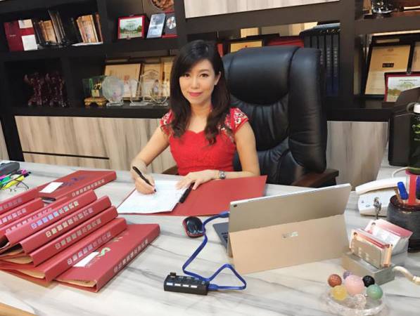 鲍一凡师父不建议在清明节焚烧纸扎品,认为人在往生后,应该早日成道成佛,而非享受与生前一样的生活。