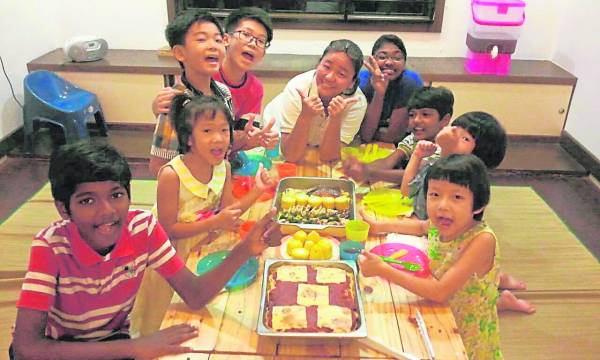 Urban Roots, Home Kitchen 当家Melissa的邀请,孩子们有机会学烹饪了!