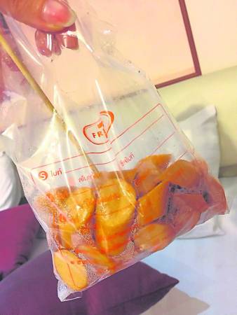7 eleven 售卖各式各样的香肠,昕乐极力推荐一定要试。