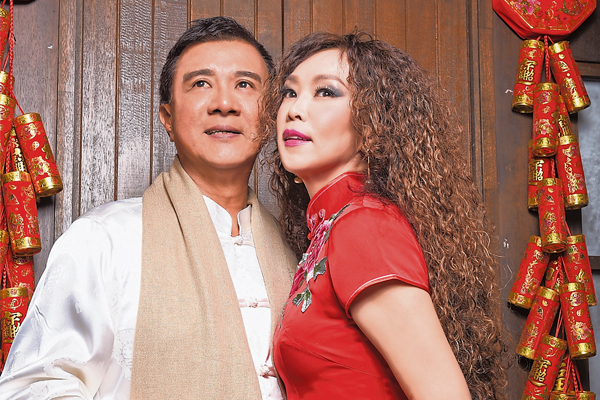 郎才女貌,纵使时隔多年,他们依旧是我们心目中的最佳歌坛情侣。