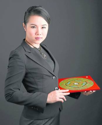 徐玉恩师父表示,屋宅最基本的要求就是四边整齐,忌某方位凸起而造成突出,或某方位凹陷而造成缺少(缺角煞)。突出者太盈,缺少者过缺,两者皆论为煞。