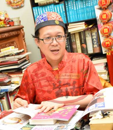 王忠文道长忠告,住家最忌开门见垃圾堆,容易招来病符星作祟,烦躁,忧心