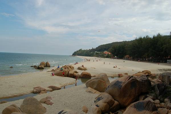 Teluk Cempedak 地址:25050 Kuantan, Pahang, Malaysia. GPS导航:3.8126009,103.3720031