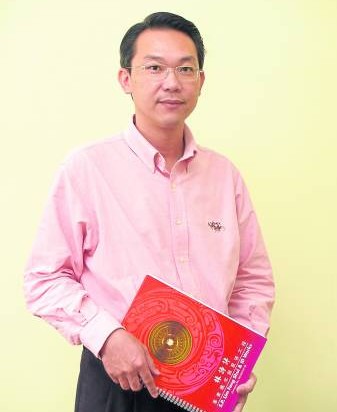 林师父表示,除了鞋子要保持干净,鞋柜也要定时保持空气清新。