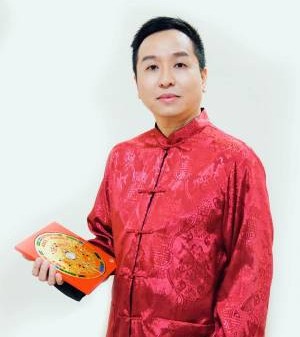 韻光老师温馨提醒,打工仔的“职业位”必须保持干净,并挂上寓意良好的字帖或图画,可加强好磁场。