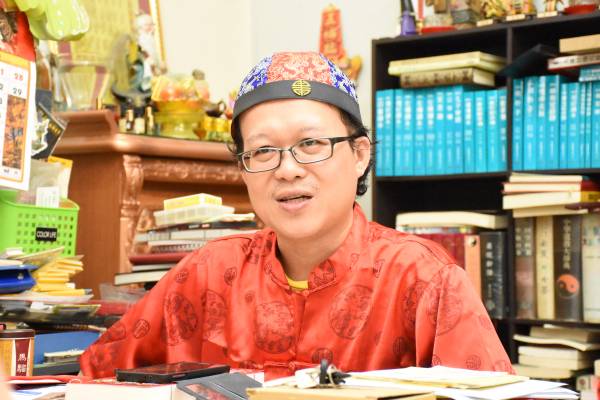 王忠文道长说他并不是鼓励大家转做赌徒,纯粹是想带出文王卦卓越的预测能力。