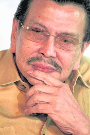 前总统约瑟夫.埃斯特拉达(Joseph Estrada),人称“Erap”,是“哥们”、“搭档”之意。