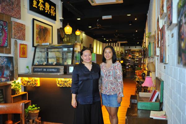 ◆ 林慧芳(左)与林慧玲早在10年前就与“咖啡店”结下不解之缘。