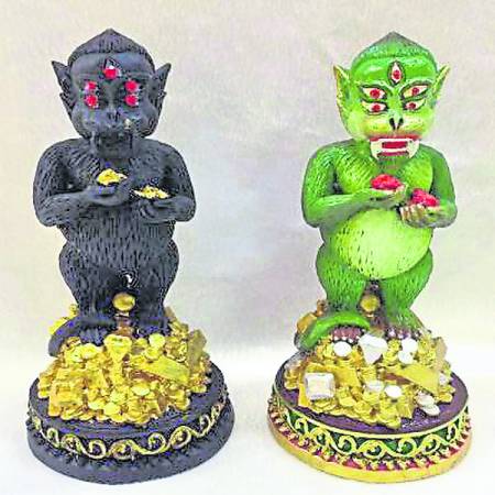 五眼四耳洗胡哈打圣像是泰国圣物,乃神仙落入凡间,助善信脱离穷困。