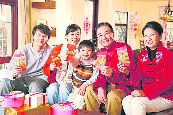 华人新年,小孩最关心红包了,而大人则为包红包而烦恼,因为红包“内馅”应放多少,可让不少人烦透了呀!