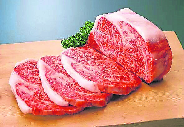 刚从冷冻库拿出的肉,应该用什么水来解冻才不致令营养流失?