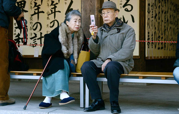 日本不少老年夫妇,感情淡如水,生活没交集。