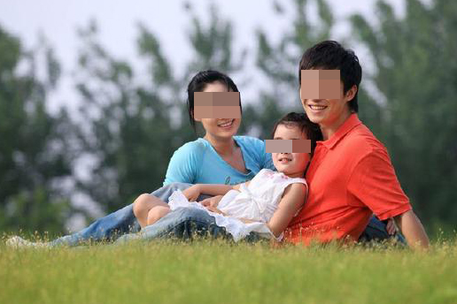自从做了超渡婴灵法事后,孩子不再无故哭闹,夫妻也和谐相处,一家共享天伦乐。