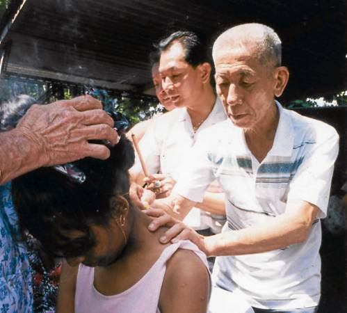当年邓双松老伯伯会在这一天以独家古方疗法一治哮喘。