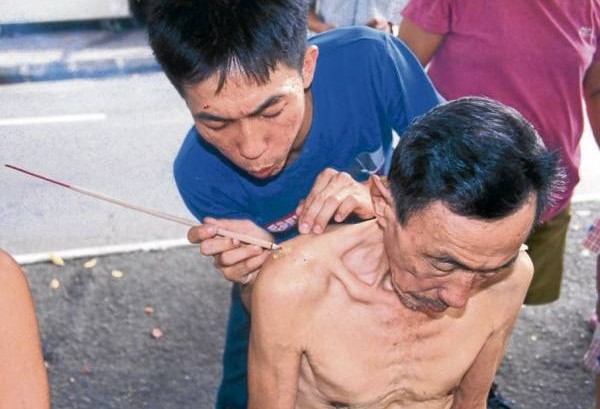 邓双松逝世后,便由其儿子及徒弟接棒,继续实践邓老伯