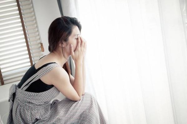 Angela的老公常常拋下她去找第三者,为了孩子她只能强忍身心折磨,幸得师太出手相助,才得以摆脱恶梦。