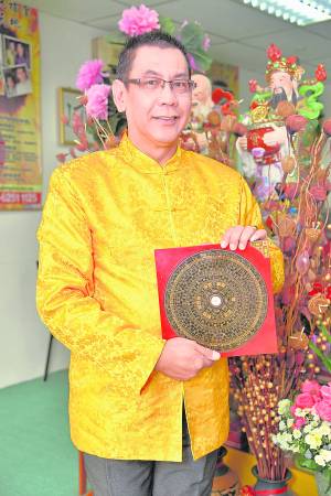 陈师父透露,今年鬼月阴气重,向鬼王求财容易得偿所愿。