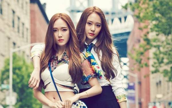 郑氏姐妹Jessica和Krystal是韩国娱乐圈中最出名的美女姐妹花。
