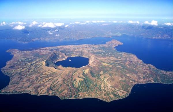 纠缠不完的岛与湖、湖中岛、岛上湖......是天然的地理杰作。