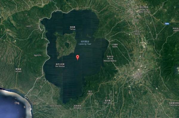 谷歌地图:岛上的湖中岛上的湖中岛