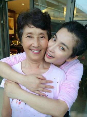李冰冰与妈妈