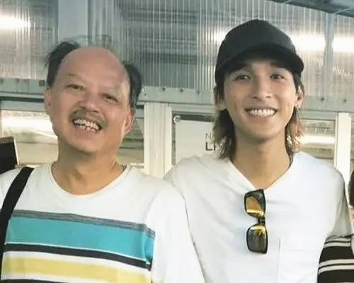 黄又南和父亲。