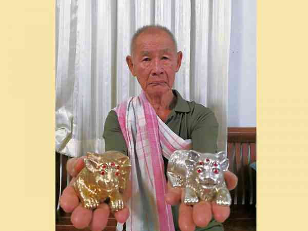 阿赞普苏麟亲手制造的四不像招财神兽,很多商人拜了之后都发大财。