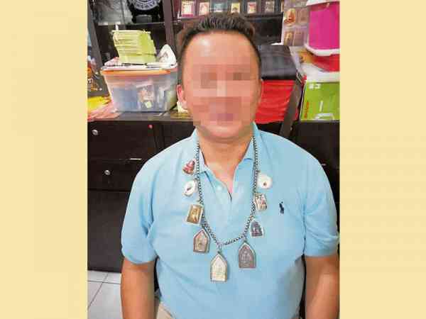 阿迪说,拜了四不像招财神兽,年年买股票、外汇都大赚。